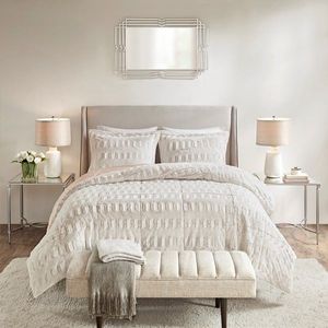 Gia Back - Comforter